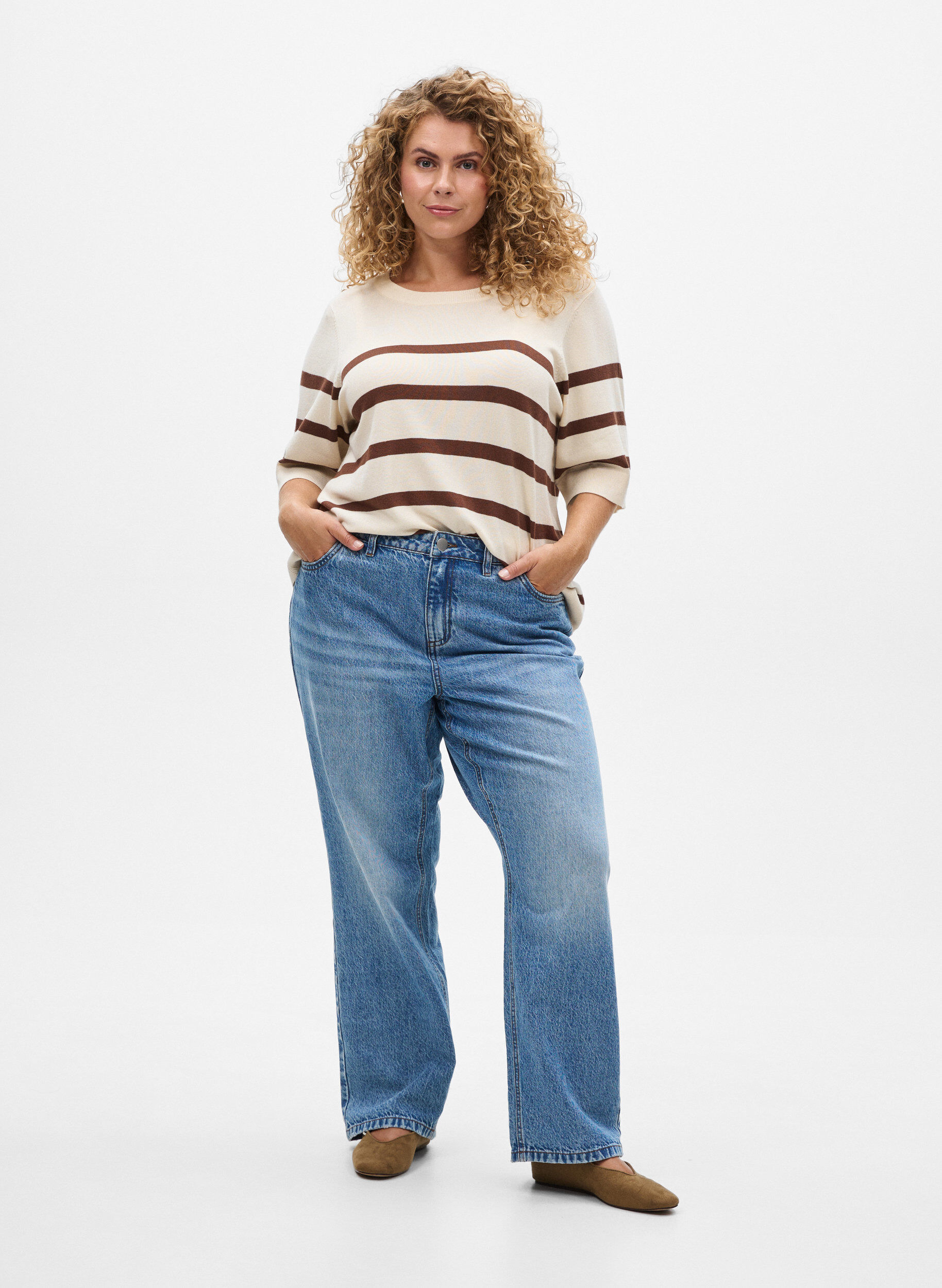 Zizzi Randig stickad topp med korta &auml;rmar, Beige, Model image number 1