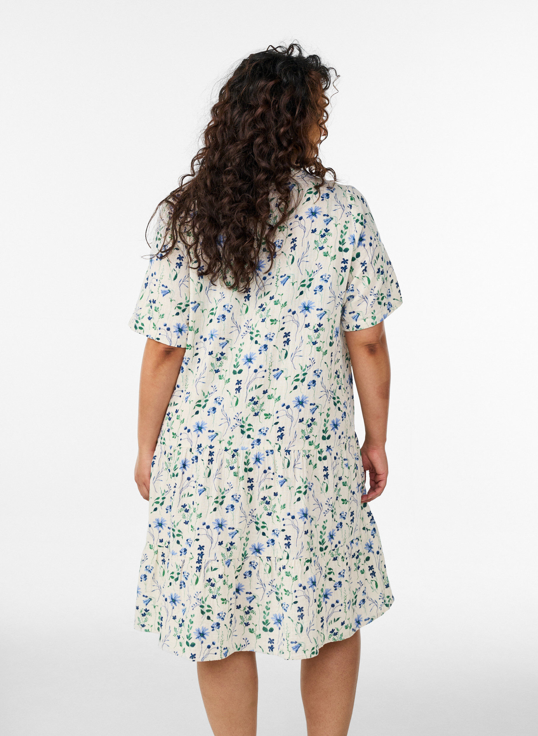 ZizziKort a-linjeformad kl&auml;nning i bomullsmuslin, Beige, Model image number 2