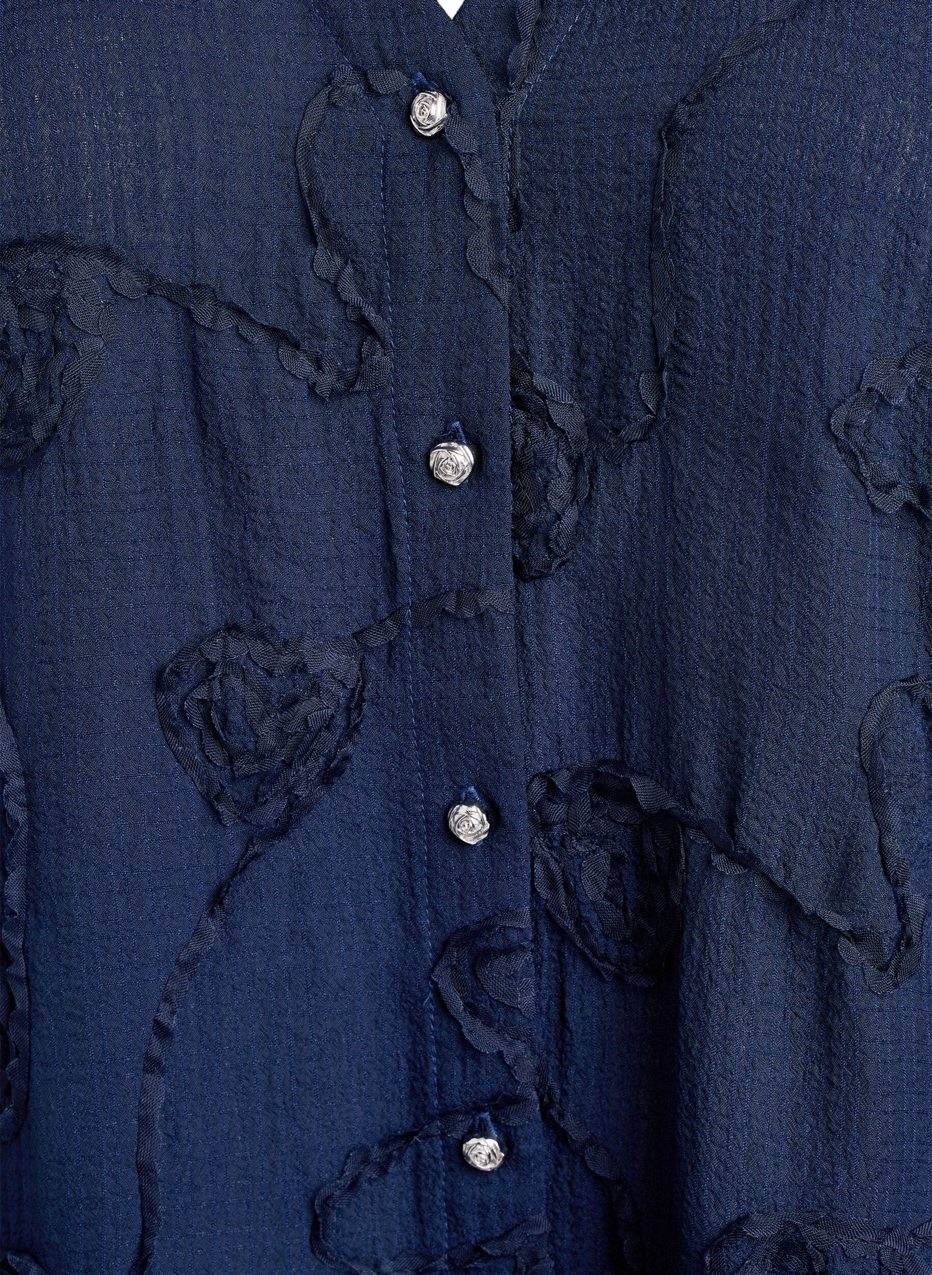 Zizzi Kort&auml;rmad blus med 3D-blomdetaljer, Bl&aring;, Packshot image number 2