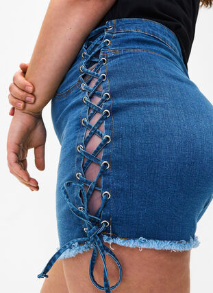 Jeansshorts med snörning, Blue Denim, Model image number 3