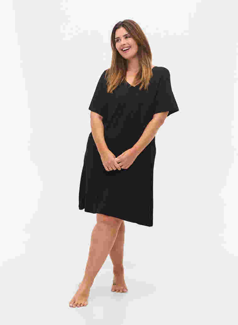 Kortärmad nattklänning i viskos, Black, Model image number 2