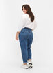 Mille Mom Fit-jeans med broderier, Blå, Model image number 1