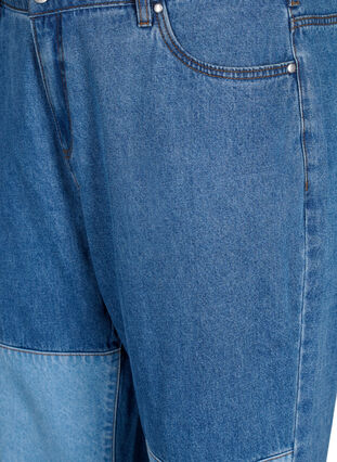 Mille mom fit-jeans med färgblock och hög midja, Light Blue Denim, Packshot image number 2