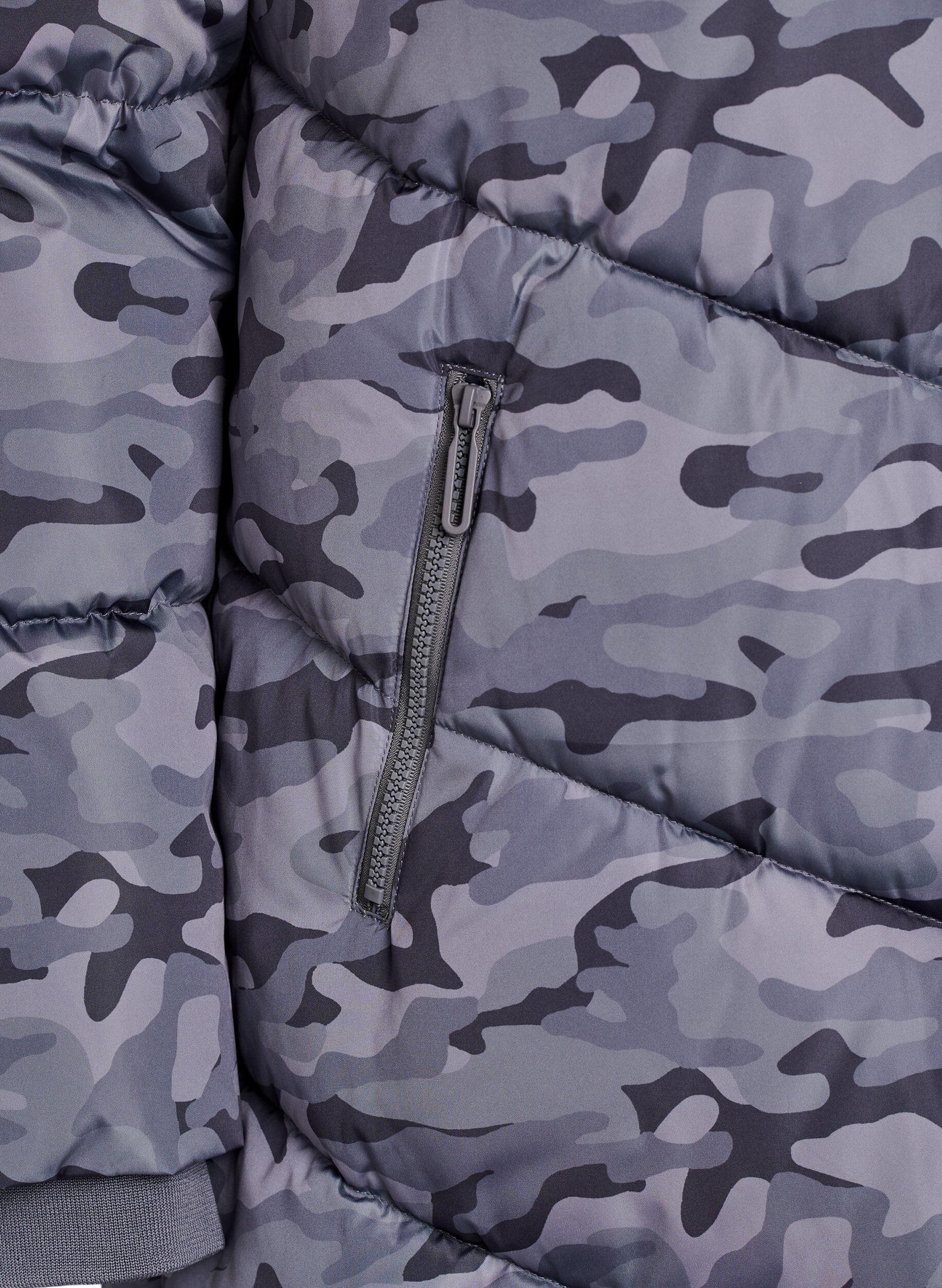 ZizziL&aring;ng kamouflagem&ouml;nstrad pufferjacka, Gr&aring;, Packshot image number 3