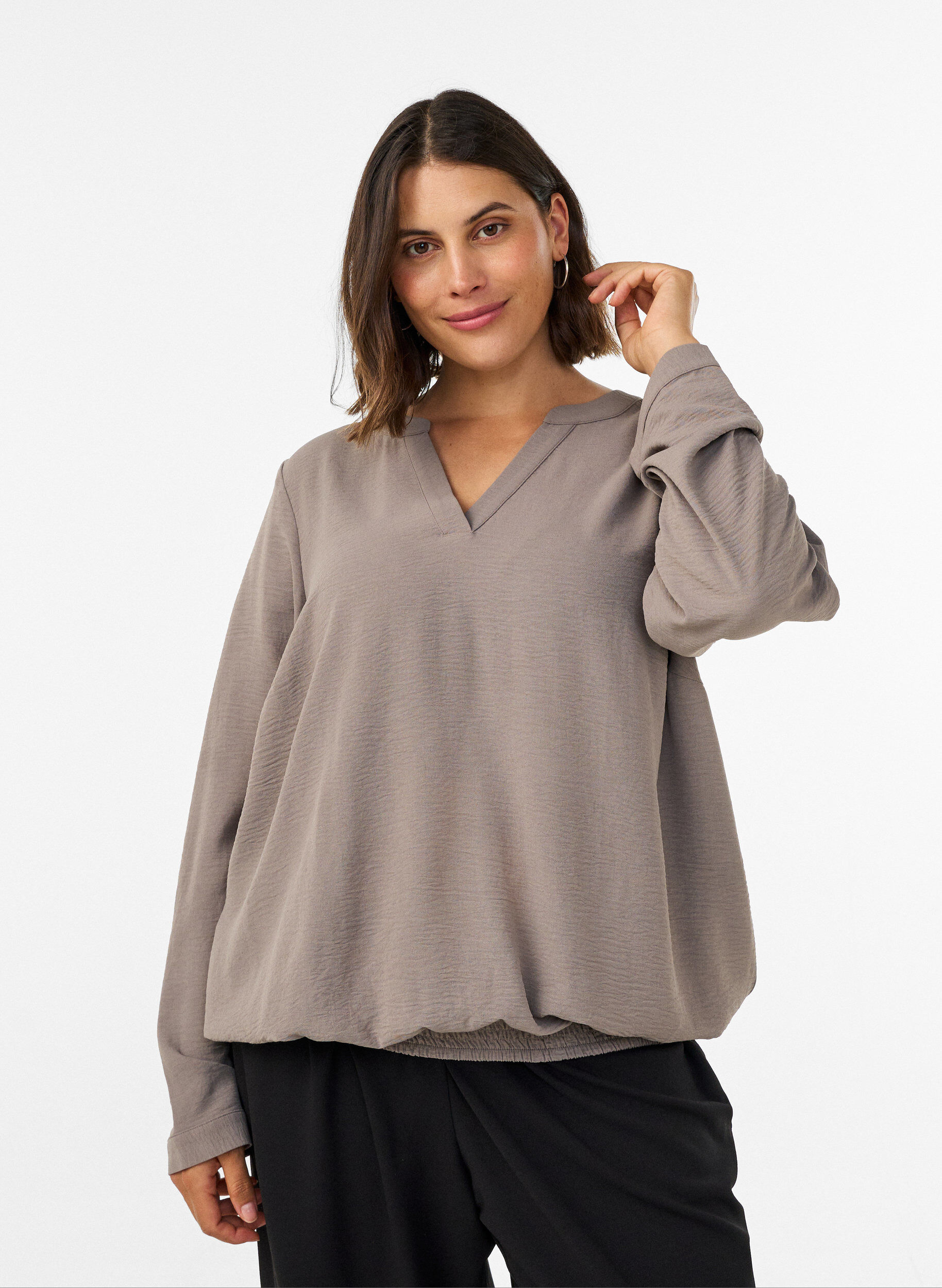 ZizziBlus i ballongsilhuett med v-ringning, Beige, Model image number 0