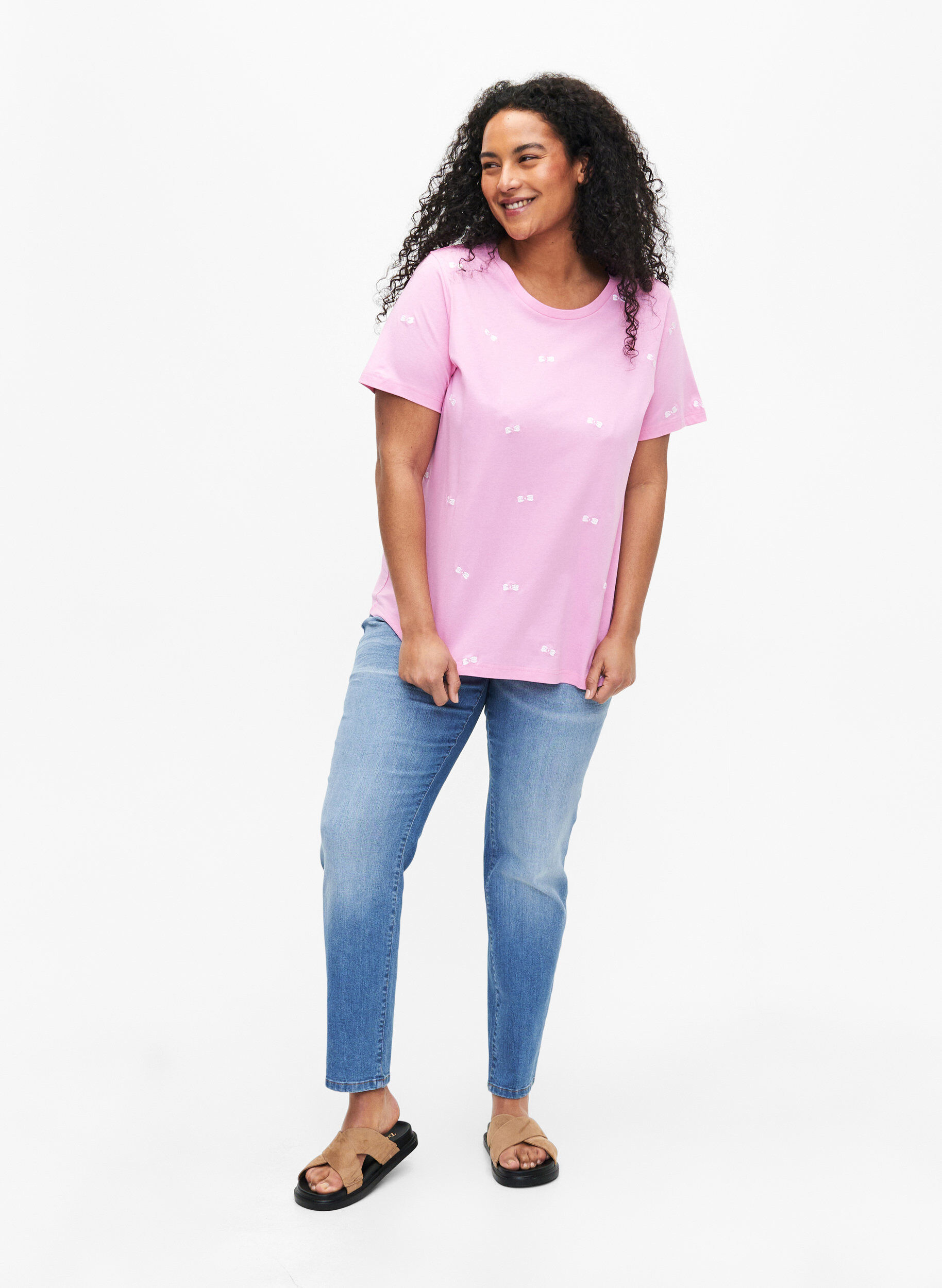 Zizzi T-shirt i ekologisk bomull med rosetter., Roseb. W. Bow Emb., Model image number 2