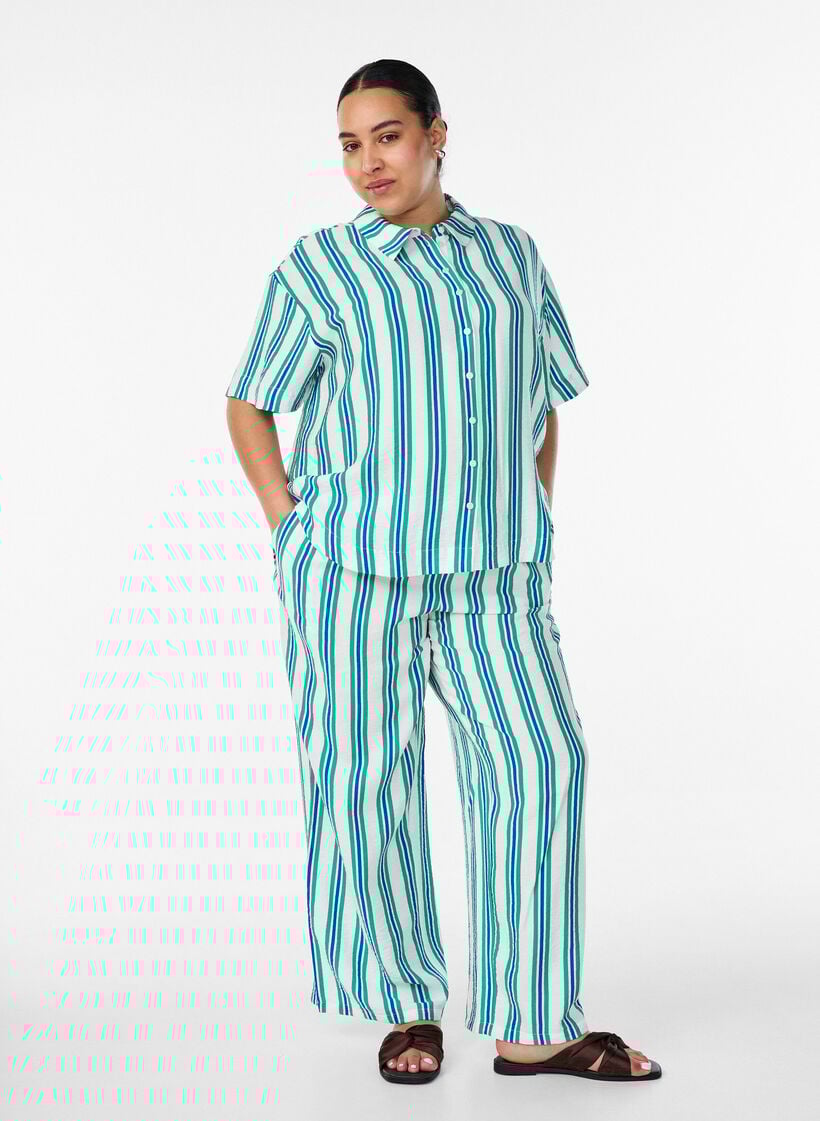 Kort&auml;rmad randig skjorta i viskos, Vanilla, Model image number 1