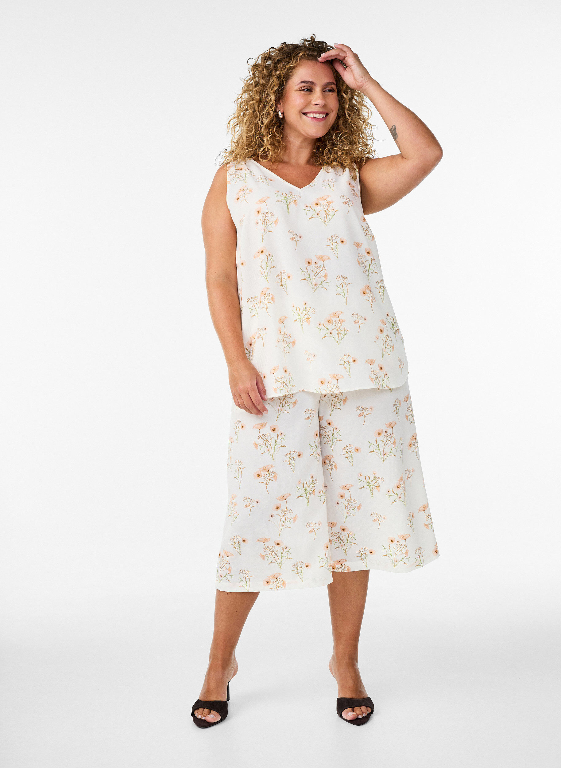 ZizziM&ouml;nstrad topp med v-ringning, Vit, Model image number 1