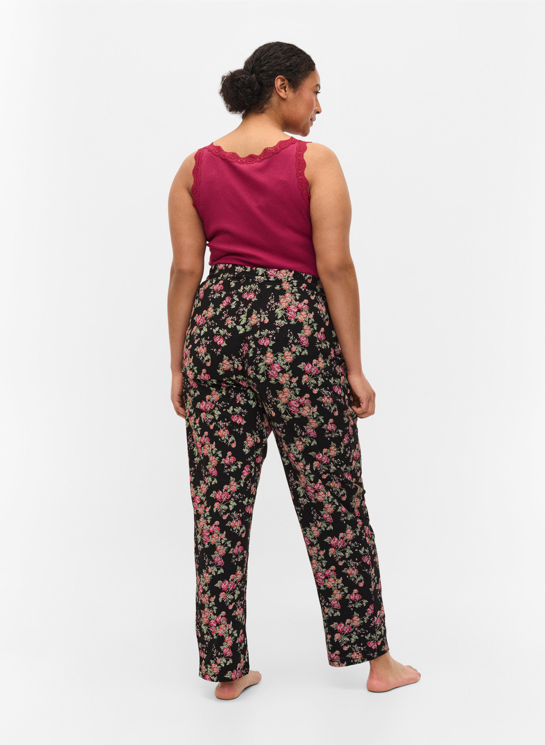 Zizzi Pyjamasbyxor i bomull, Black Pink Oran Flow, Model image number 0