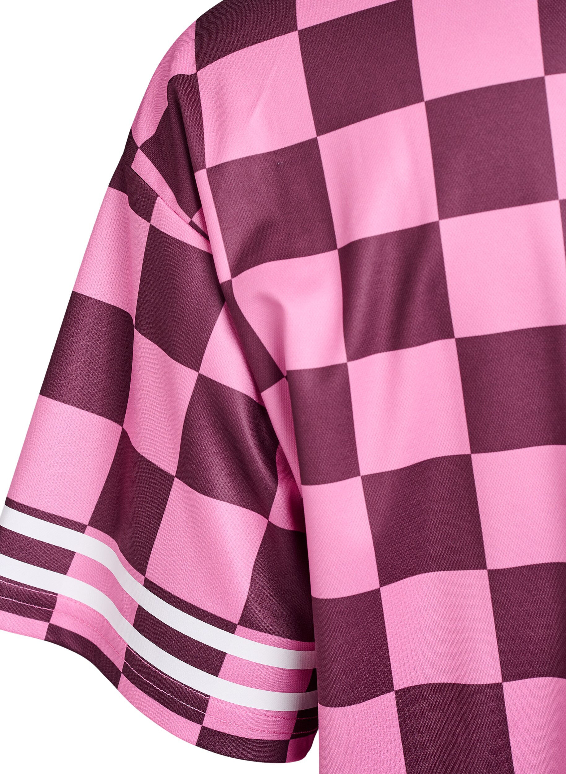 Zizzi Sportig t-shirt med rutor och texttryck, R&ouml;d, Packshot image number 3