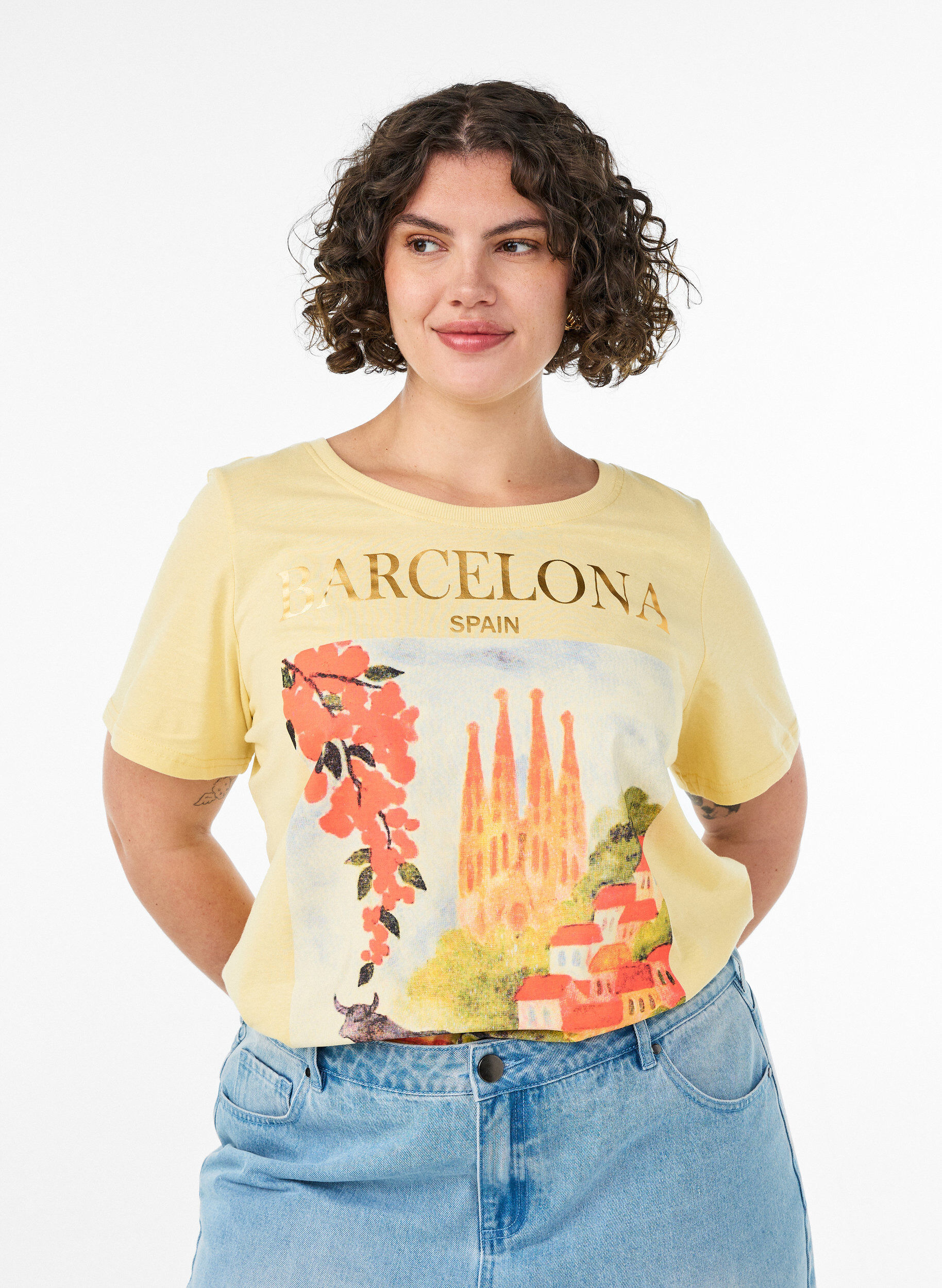 T-shirt i bomull med tryck, Gul, Model