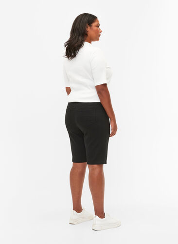 Figurnära shorts med bakfickor, Black, Model image number 1