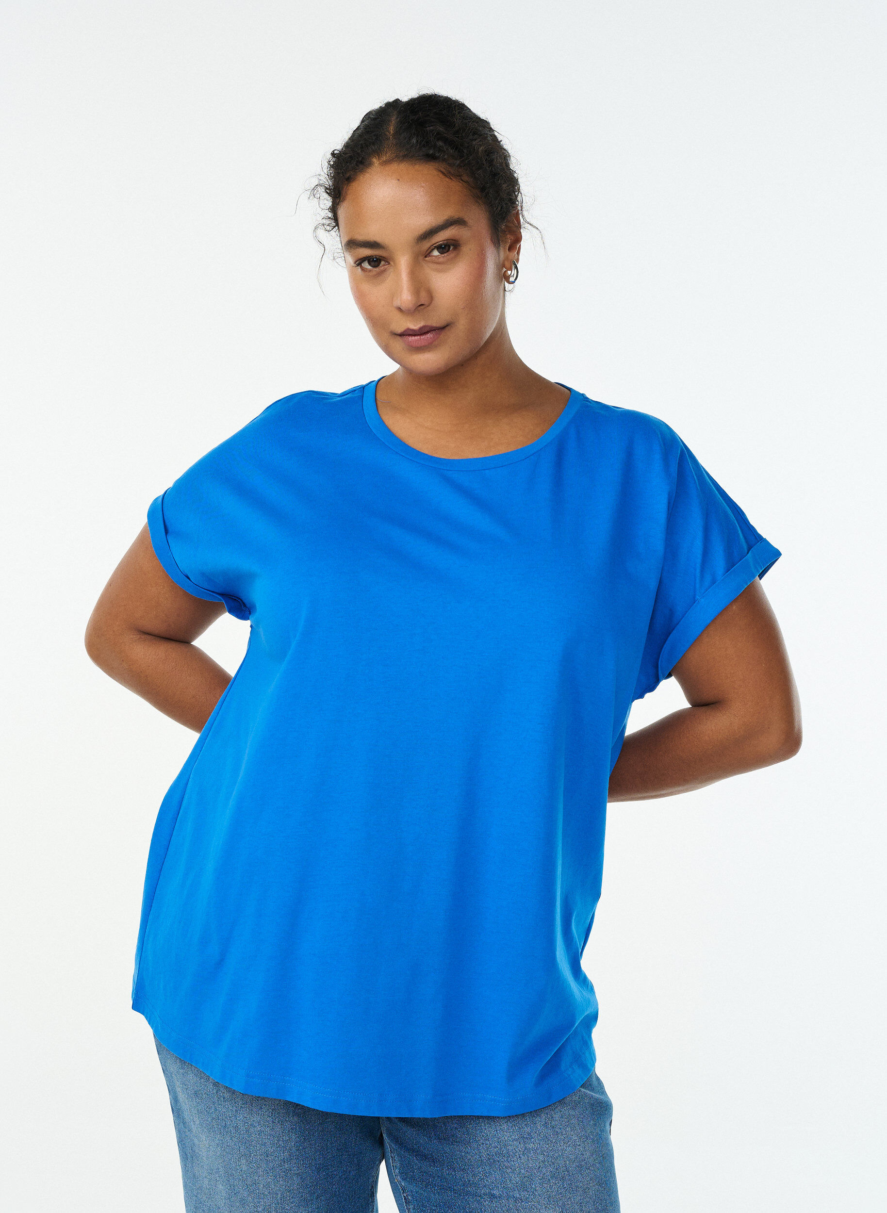 Kort&auml;rmad t-shirt i bomullsblandning, Bl&aring;, Model