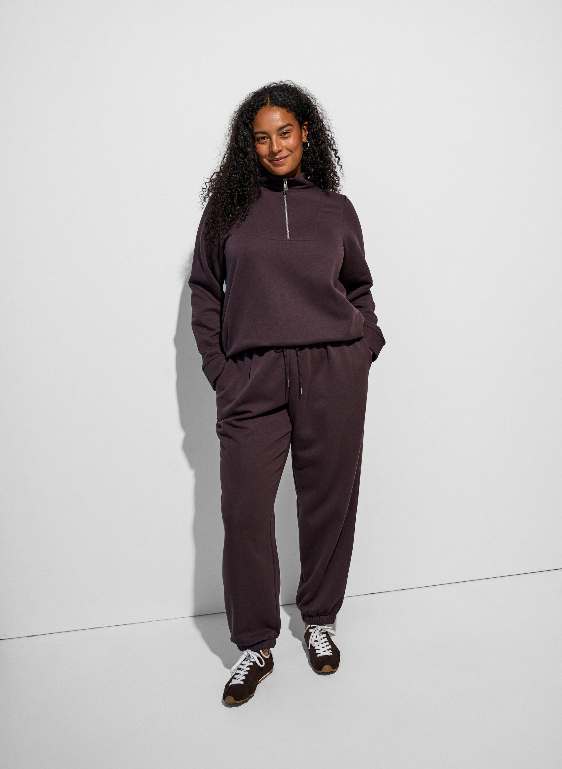 ZizziSweatpants med h&ouml;g midja och dragsko, Brun, Model image number 1