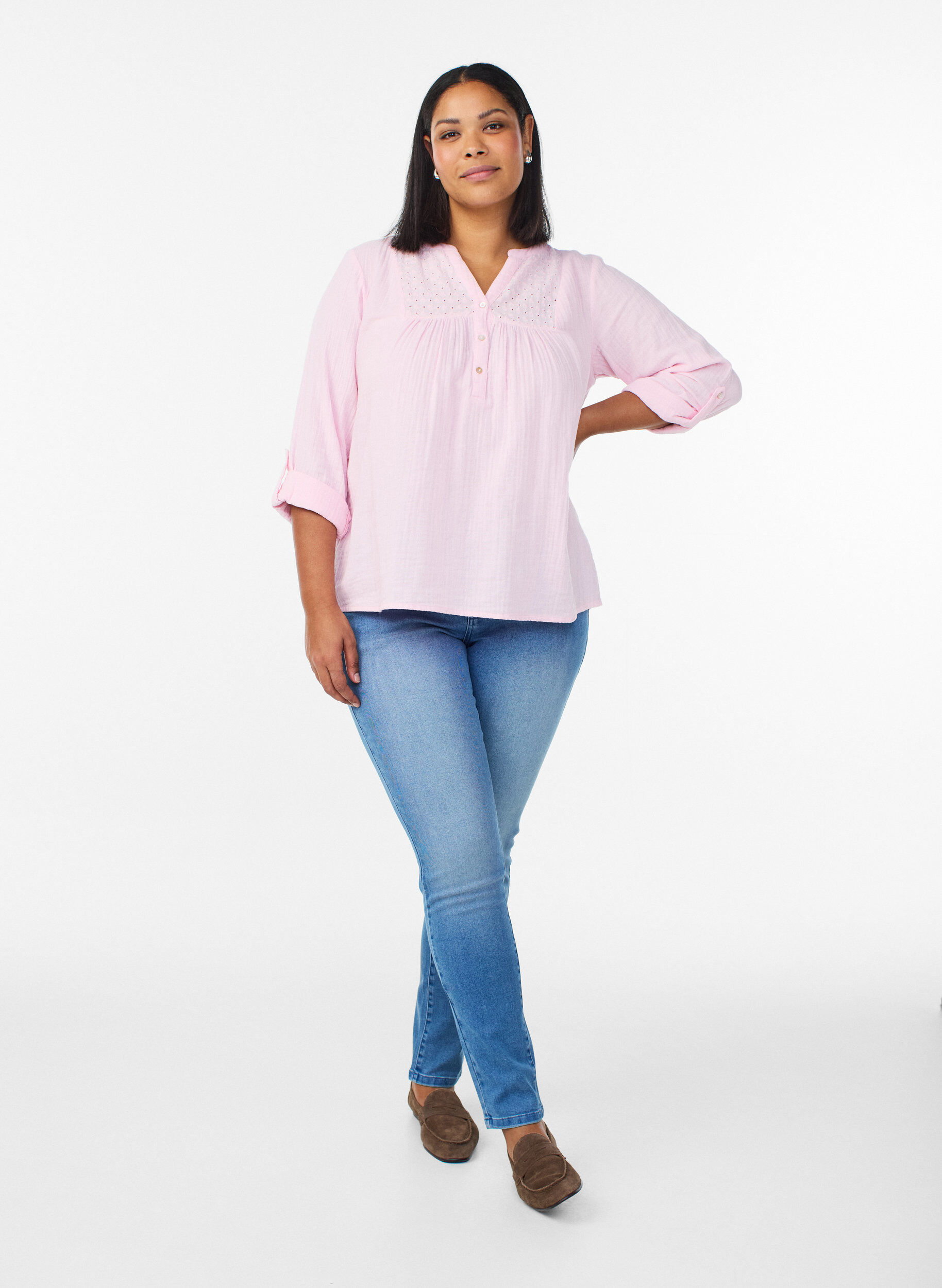 Slim fit Emily jeans med normalh&ouml;g midja, Bl&aring;, Model