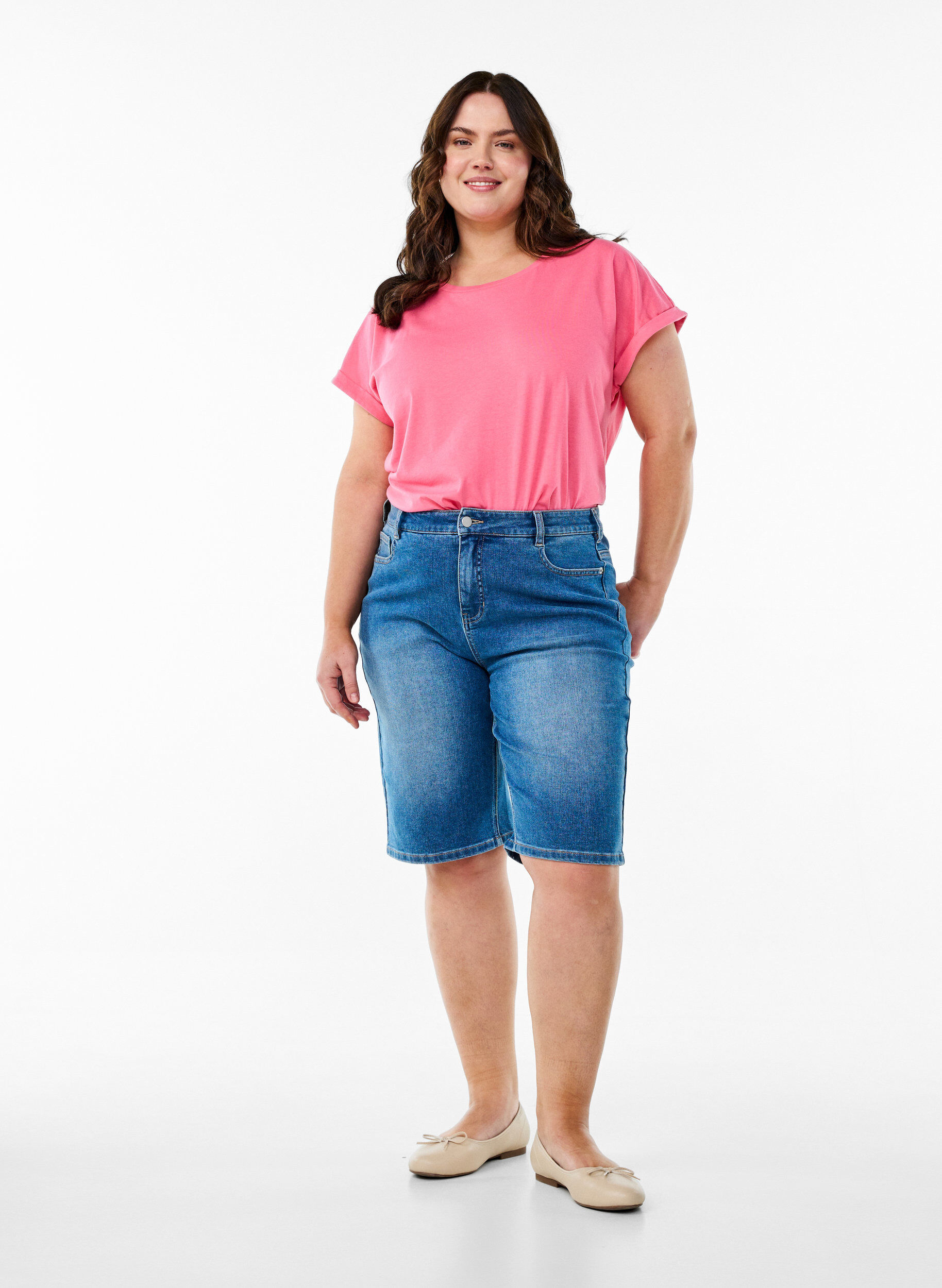 Zizzi Denimbermudashorts med h&ouml;g midja, Bl&aring;, Model image number 1