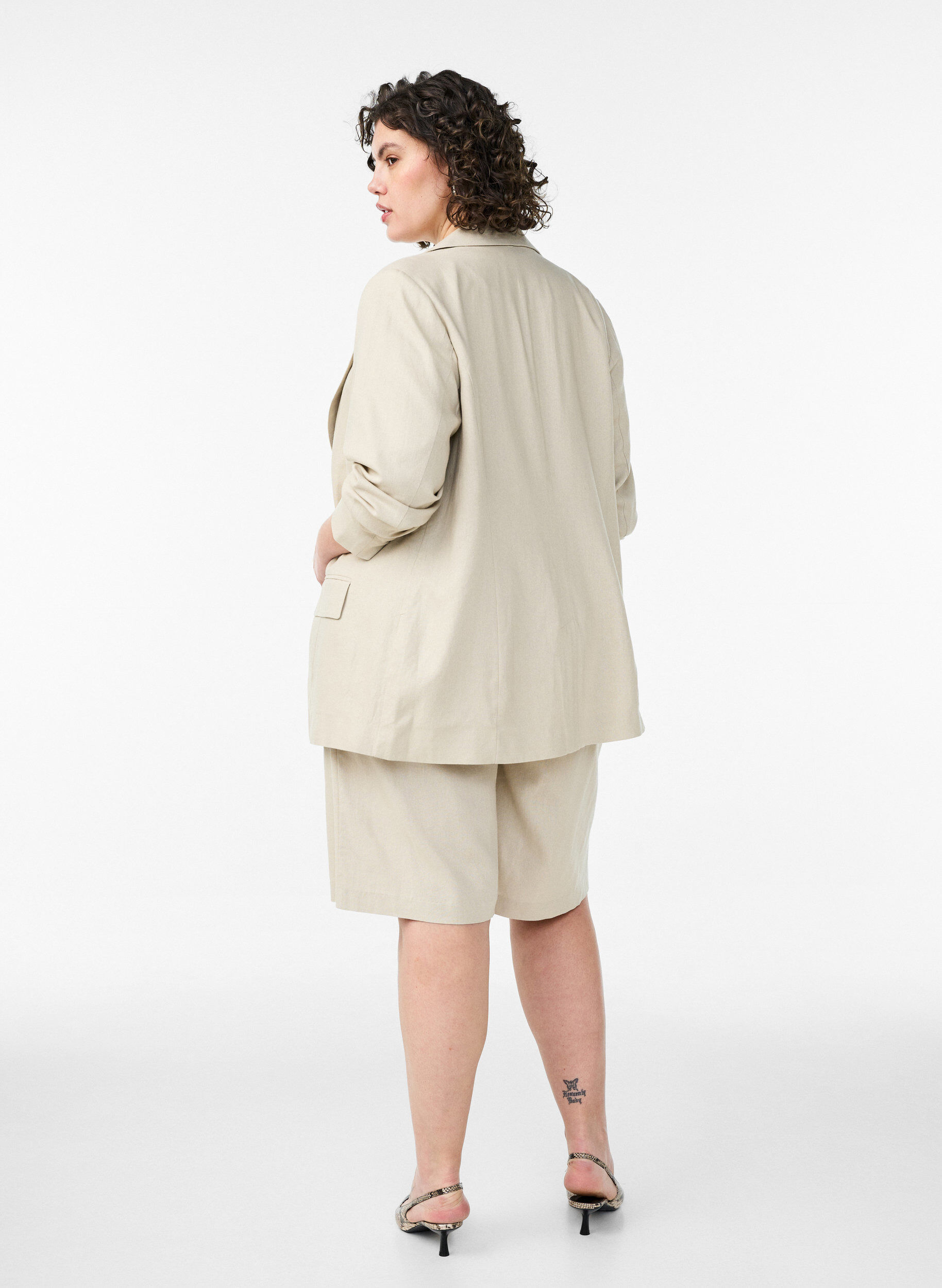 ZizziBermudashorts med h&ouml;g midja i linne och viskos, Beige, Model image number 2
