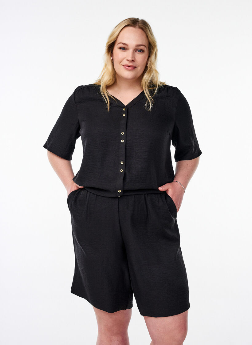 Shorts med fickor och h&ouml;g midja, Svart, Model image number 0