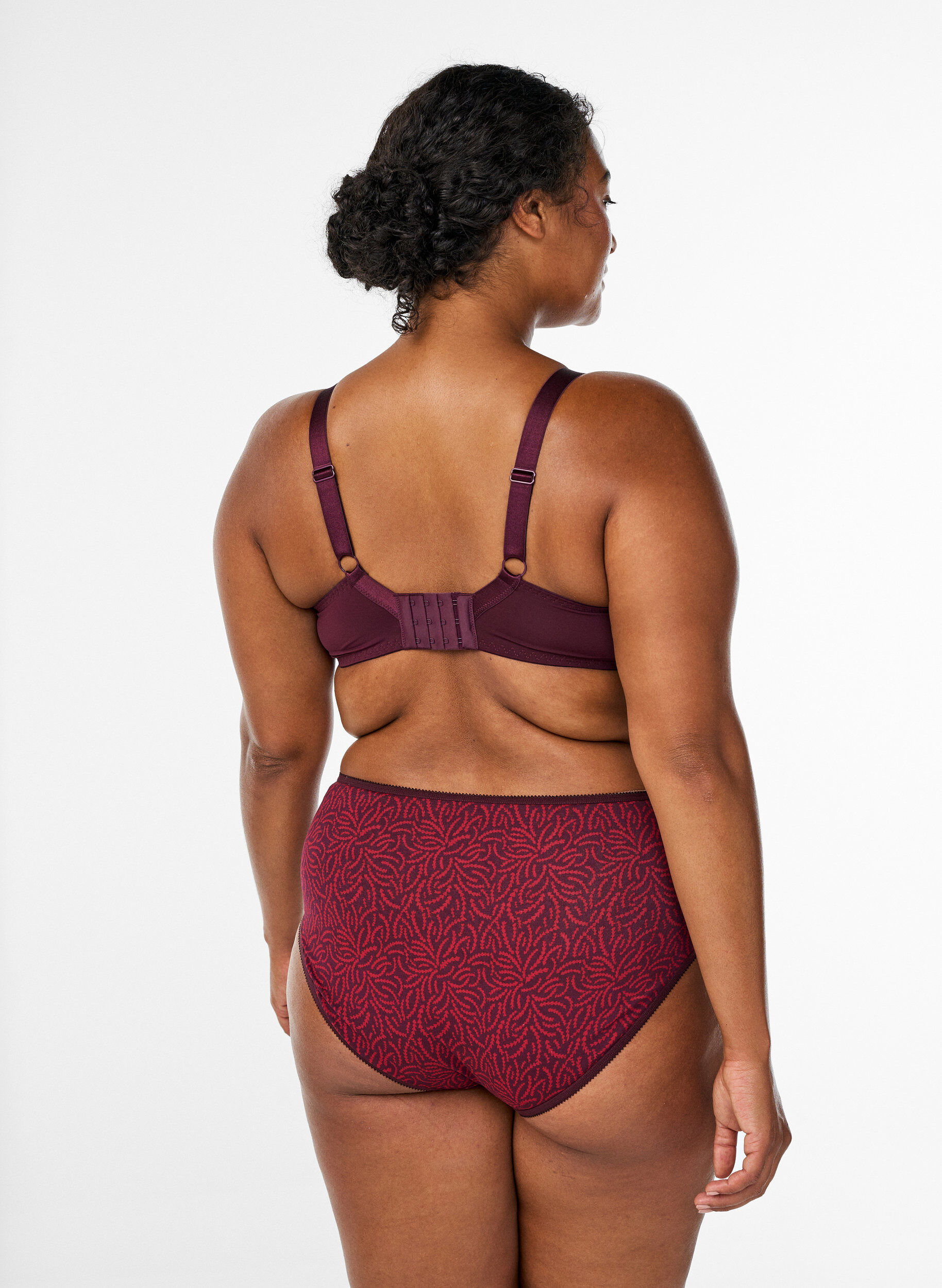 ZizziVadderad spets-BH med bygel, R&ouml;d, Model image number 2