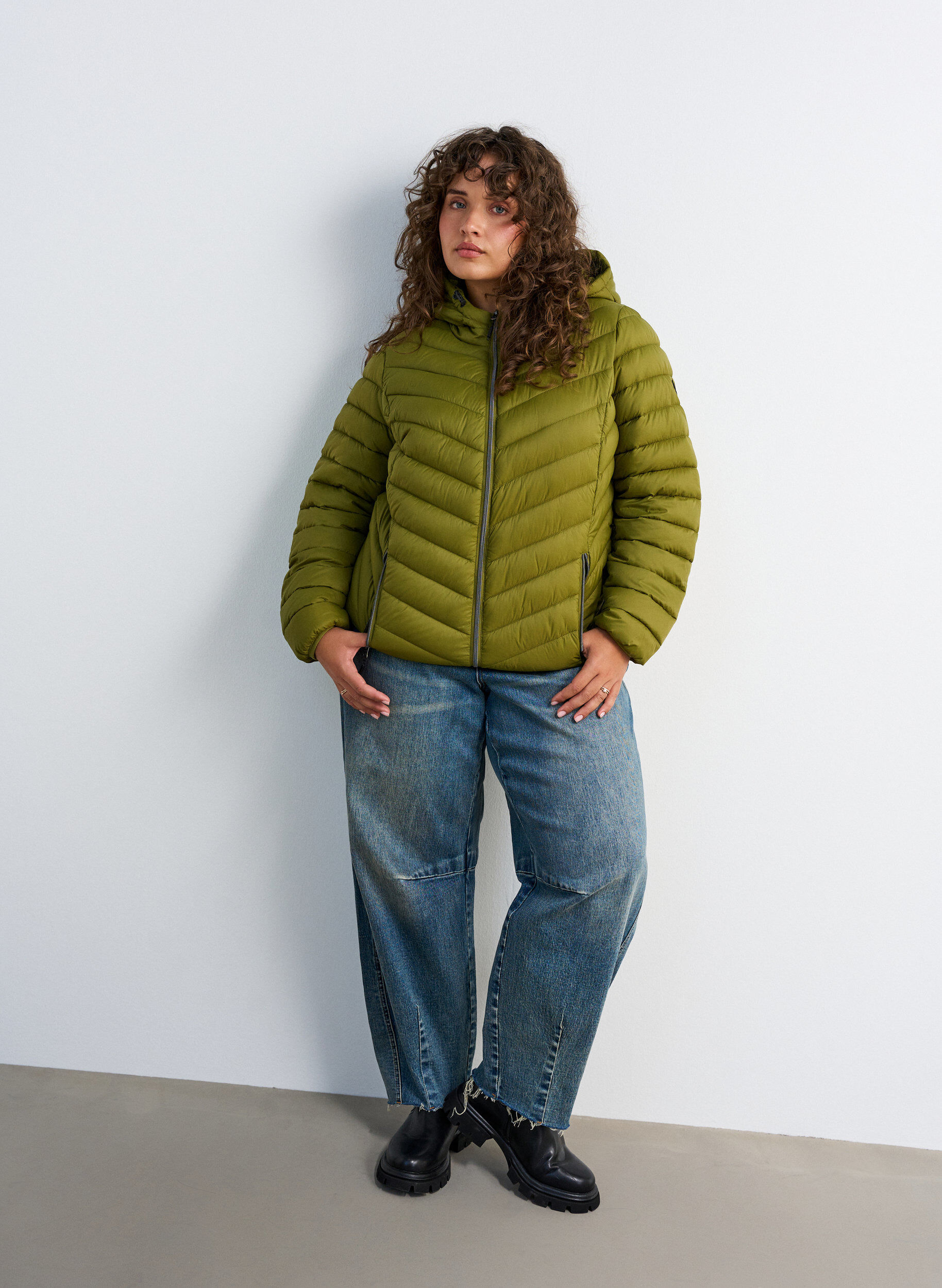 ZizziL&auml;tt jacka med huva, Gr&ouml;n, Model image number 1