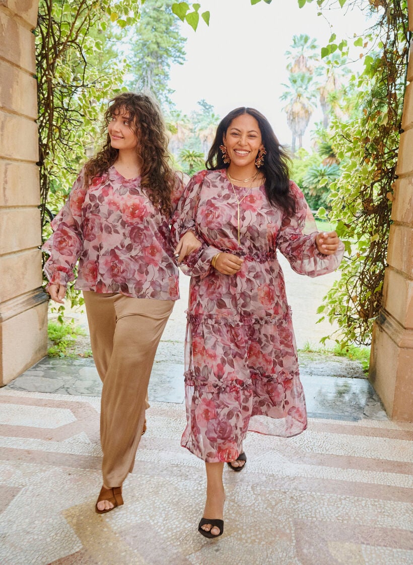 Blommig midikl&auml;nning med volangdetaljer och skira &auml;rmar, Rosa, Image image number 0