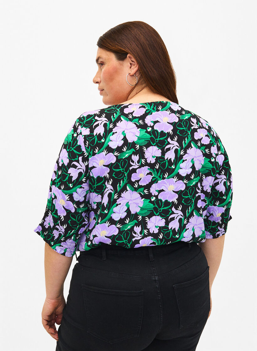 Blus i viskos med knappar, Black Small Flower, Model image number 1