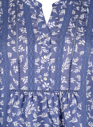 Kort viskosklänning med spetsdekor och A-linjeformad skärning, M. Blue Flower AOP, Packshot image number 2