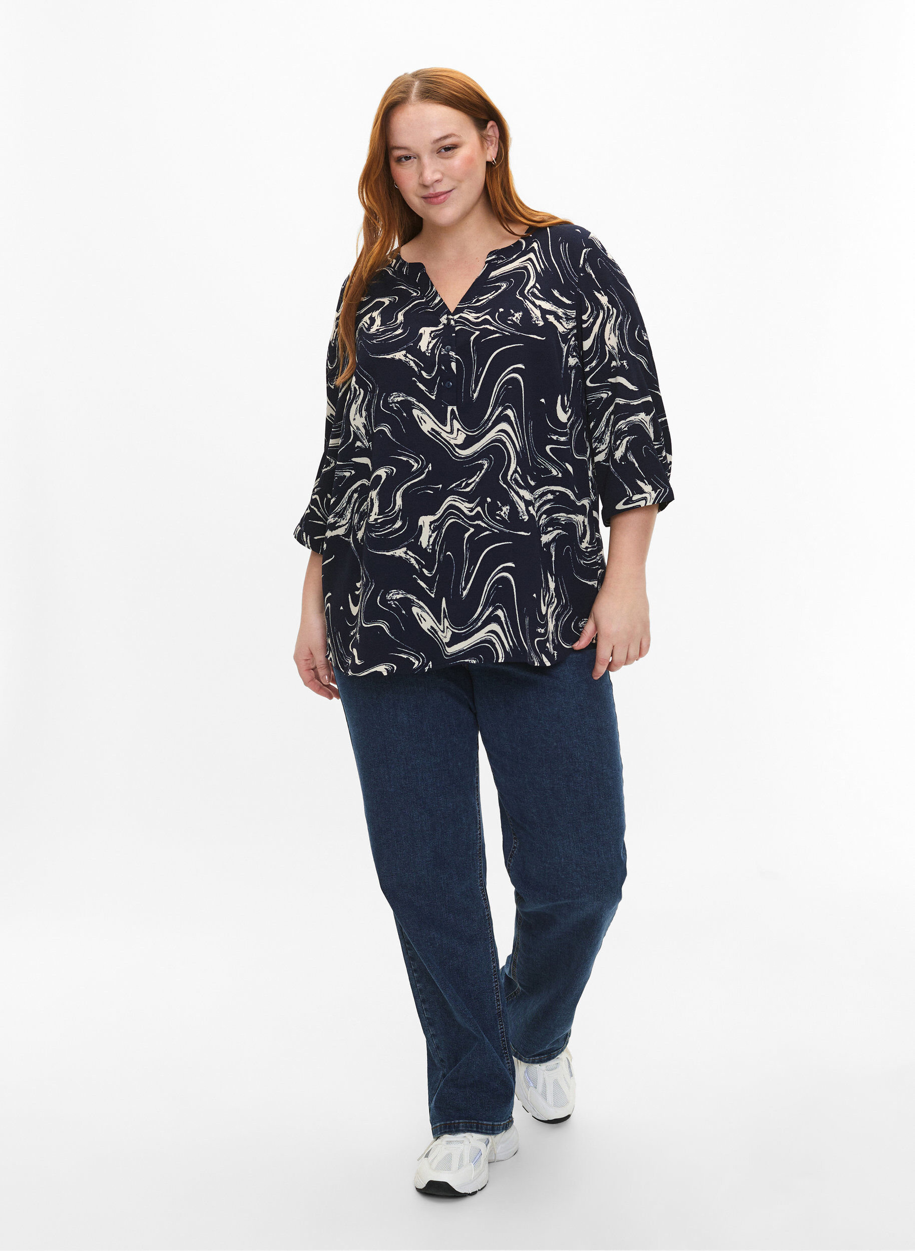 Zizzi Blus med tryck och 3/4-&auml;rm, N. Blazer Swirl AOP, Model image number 2