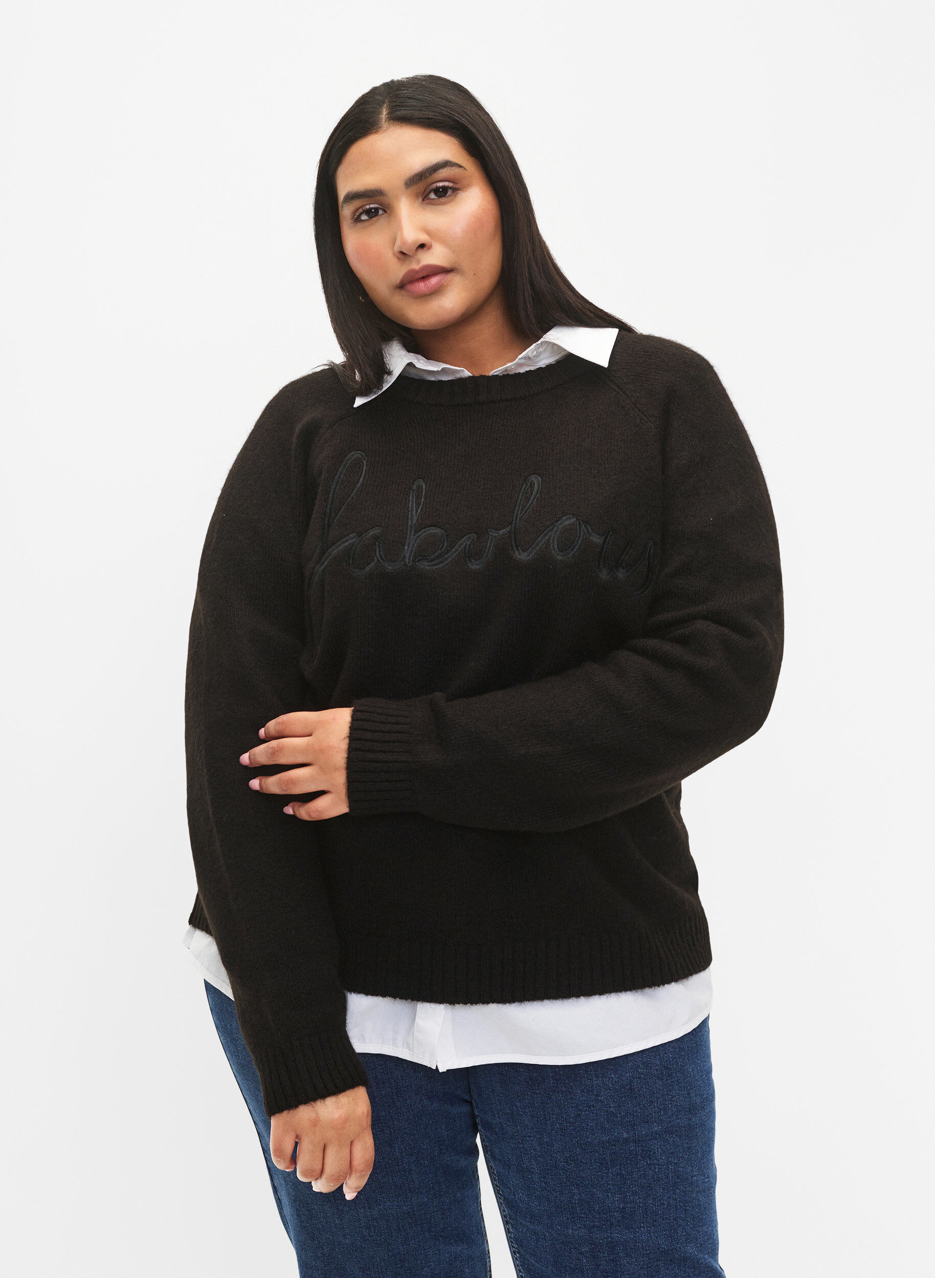 Zizzi Stickad blus med broderad text, Black/Black, Model image number 0