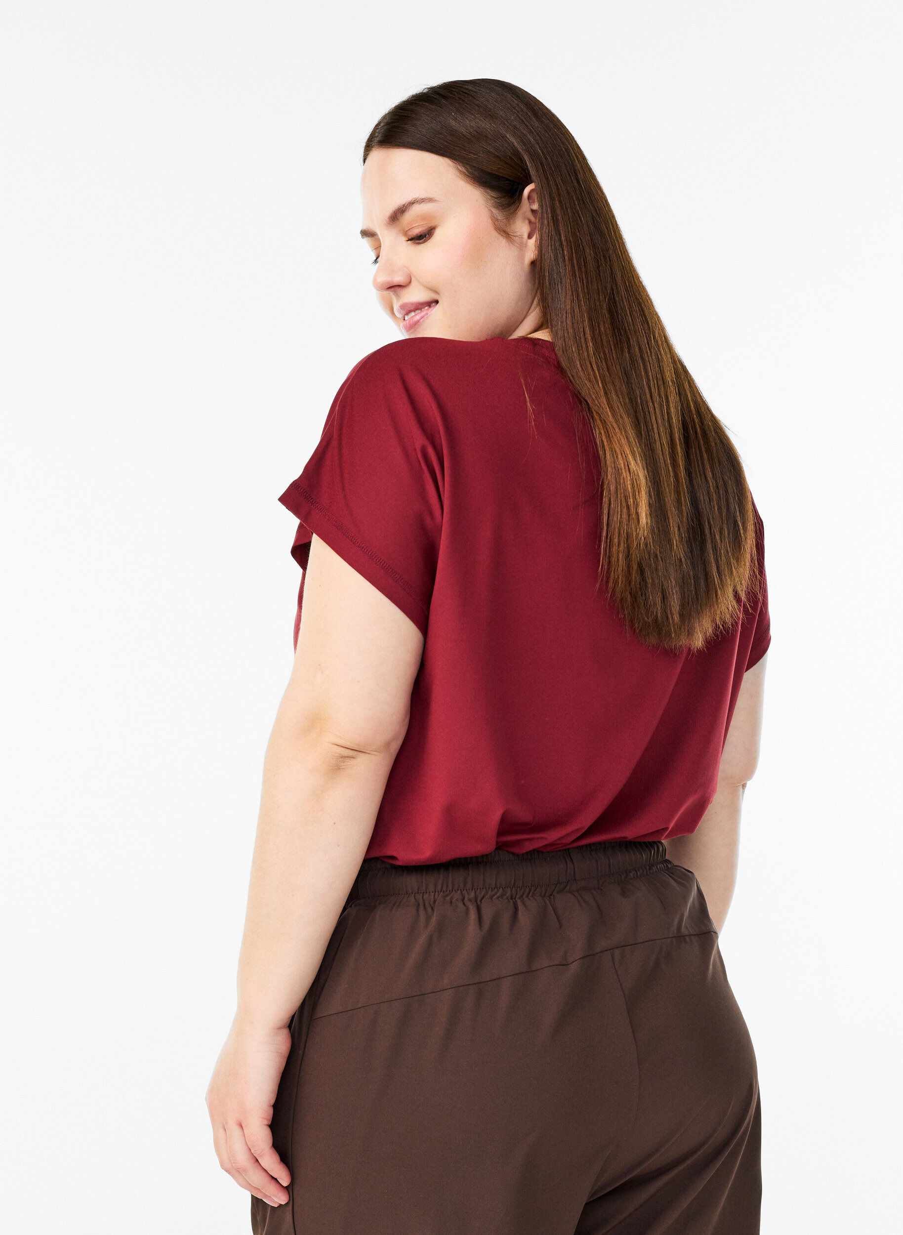 Zizzi Enf&auml;rgad tr&auml;nings-T-shirt, R&ouml;d, Model image number 2