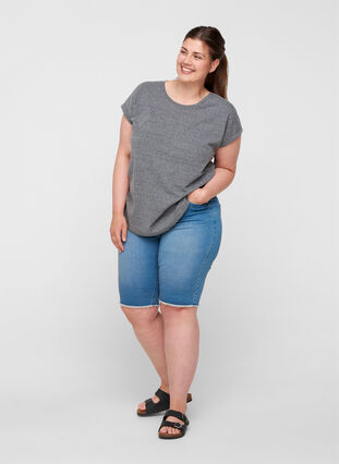 Kroppsnära jeansshorts med råa kanter, Blue Denim, Model image number 0