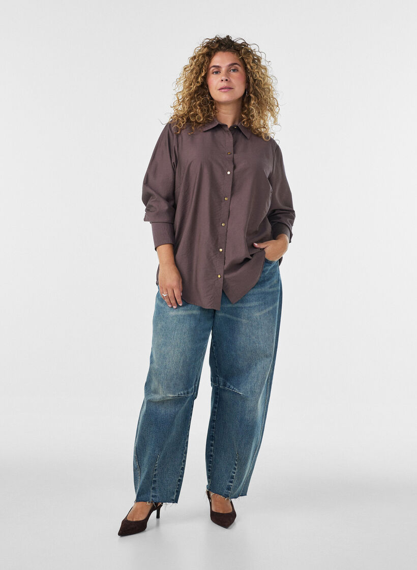 Skjorta i viskos med guldknappar, Brun, Model image number 1
