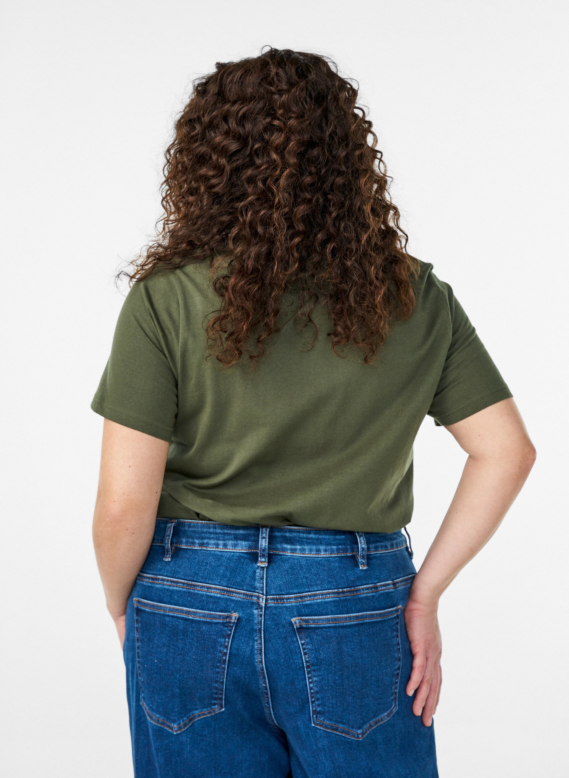 Zizzi T-shirt i bomull med dekorativ detalj framtill, Gr&ouml;n, Model image number 2