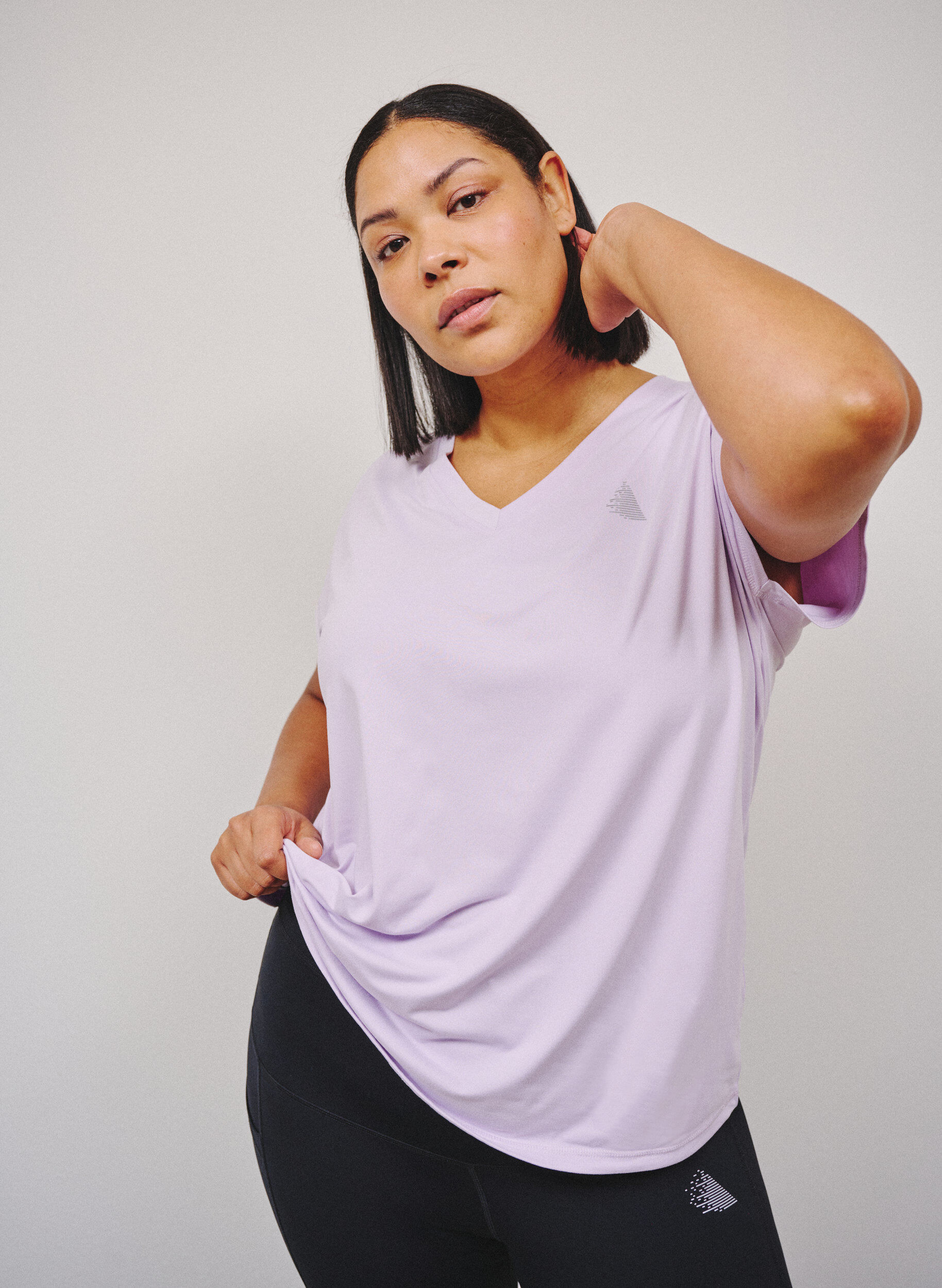 Zizzi Tr&auml;nings t-shirt med v-ringning och l&ouml;s passform, Lila, Image image number 0