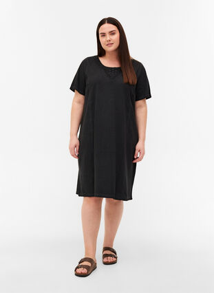 Klänning med spetsdetaljer och korta ärmar, Black Washed , Model image number 2