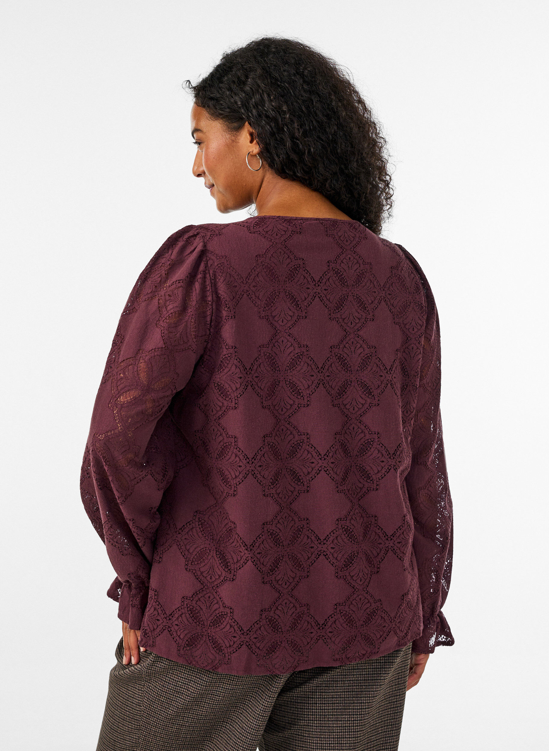 ZizziL&aring;ng&auml;rmad blus med spetsm&ouml;nster, M&ouml;rk Bordeaux, Model image number 2