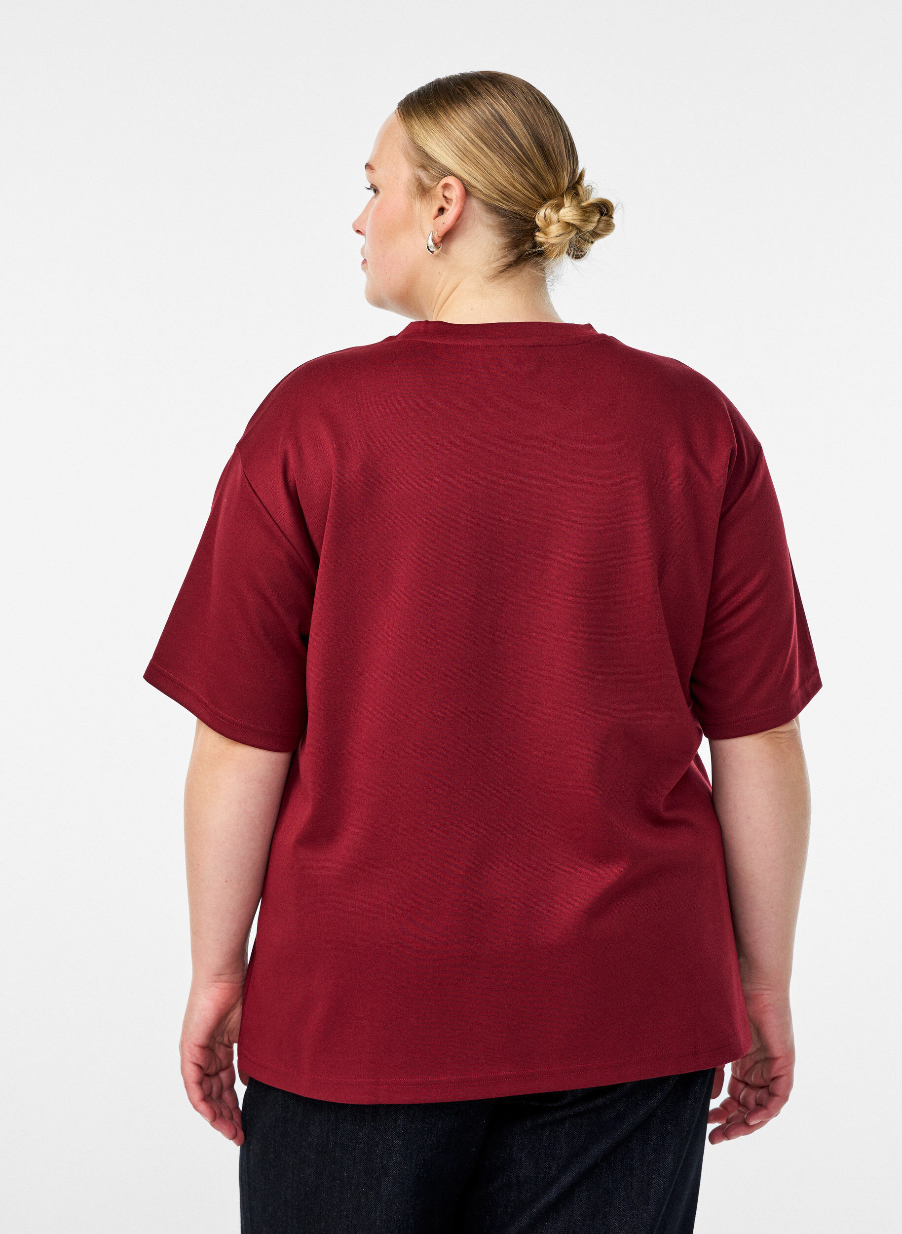 Zizzi T-shirt med strass och rund hals, M&ouml;rk Bordeaux, Model image number 2