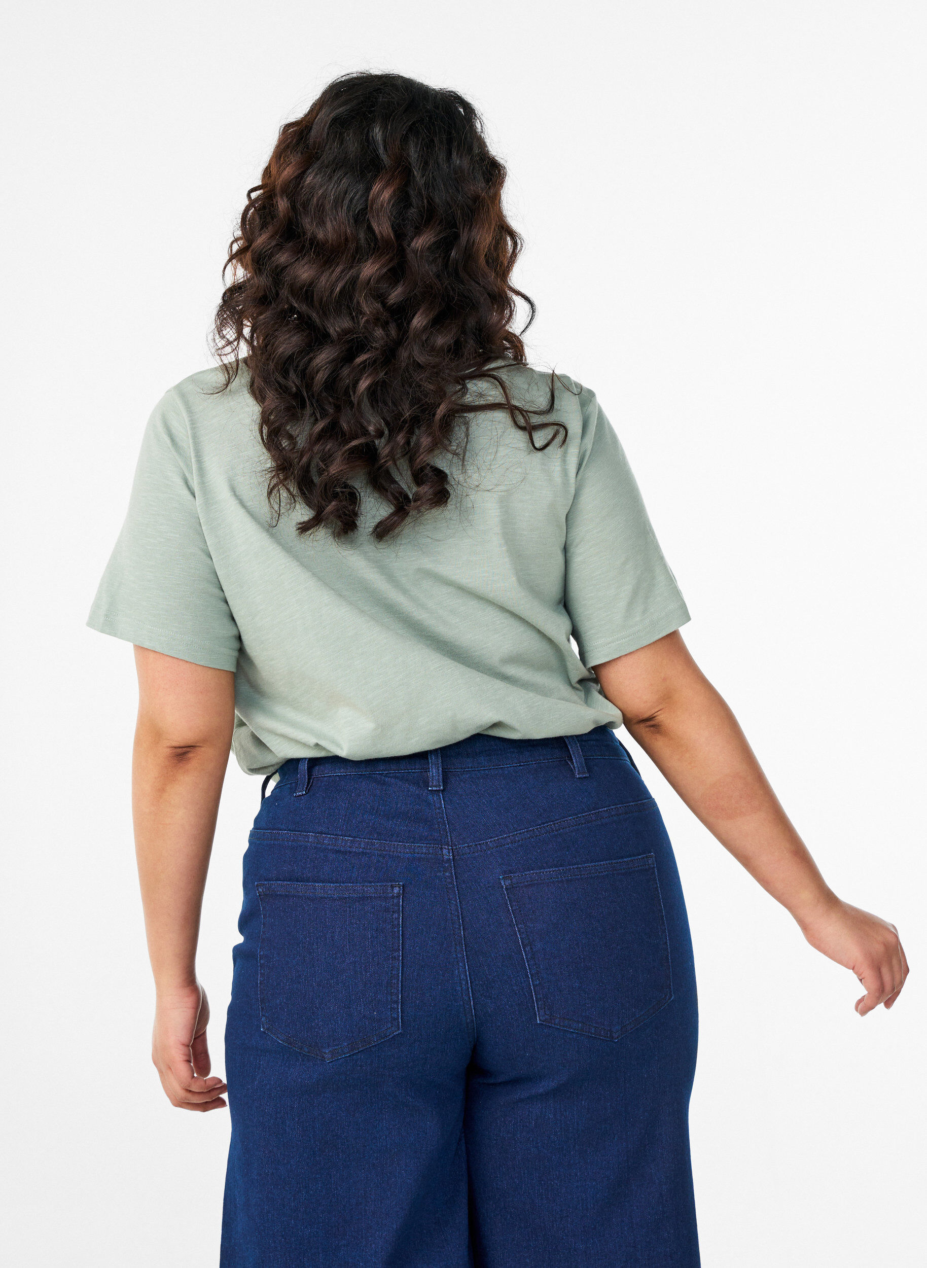 Zizzi T-shirt med knappdetalj, Gr&ouml;n, Model image number 2