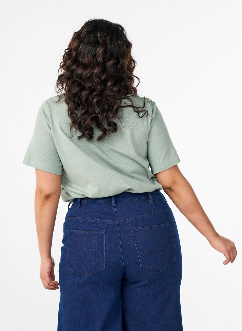 T-shirt med knappdetalj, Gr&ouml;n, Model image number 2