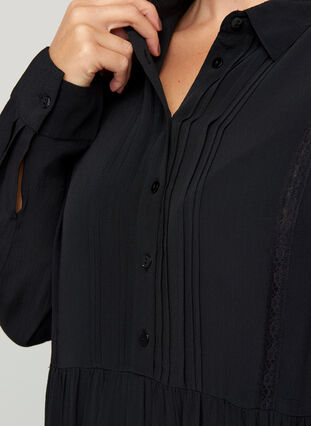 Viskos klänning med spets, Black, Model image number 2
