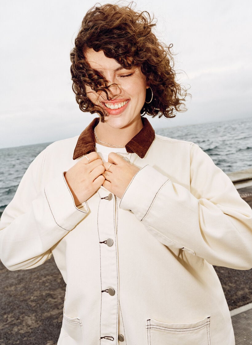 F&auml;rgad jeansjacka med kontrastkrage, Vanilla, Image image number 0