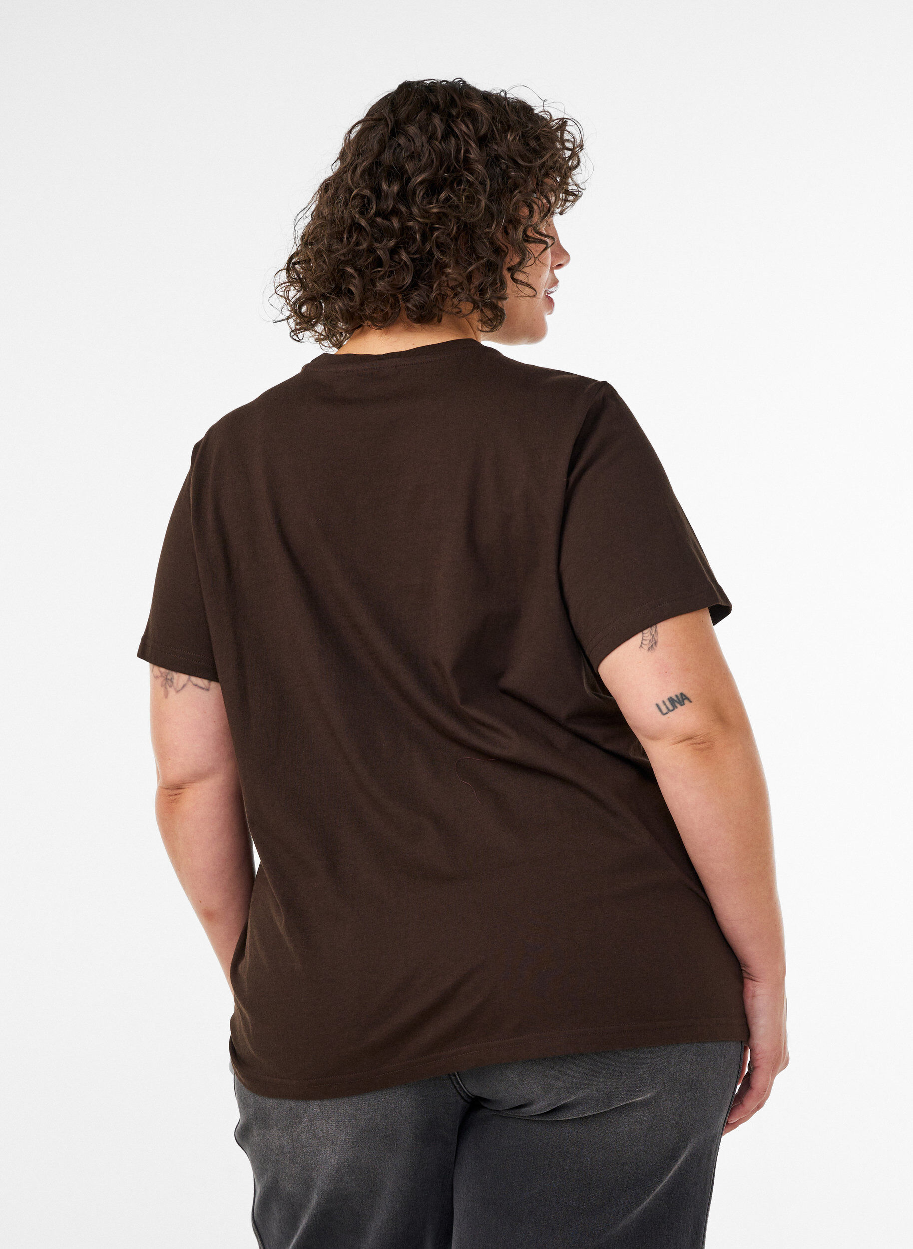ZizziT-shirt i ekologisk bomull med tryck framtill, Brun, Model image number 2