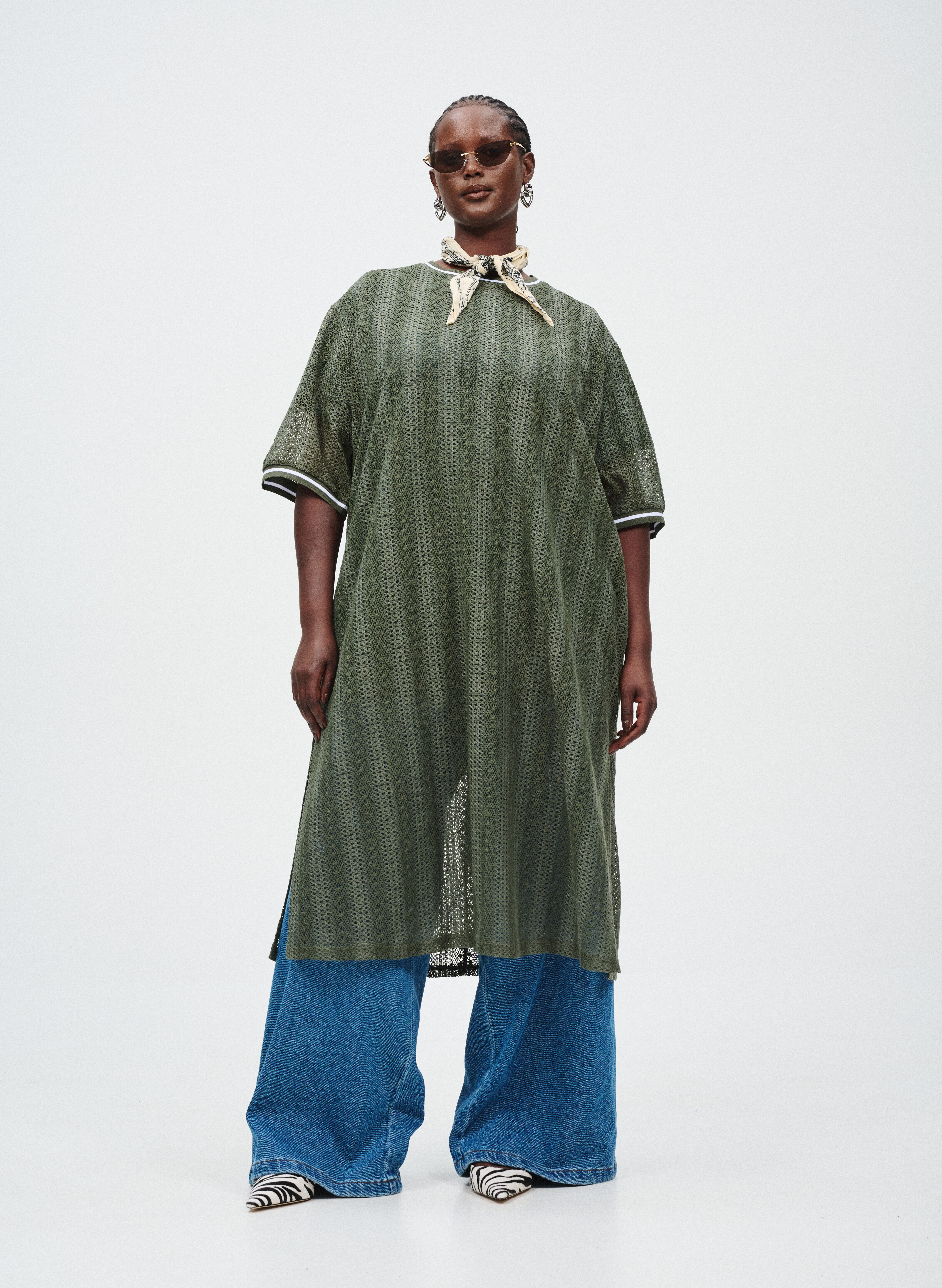 Kl&auml;nning med spetsm&ouml;nster, , Model