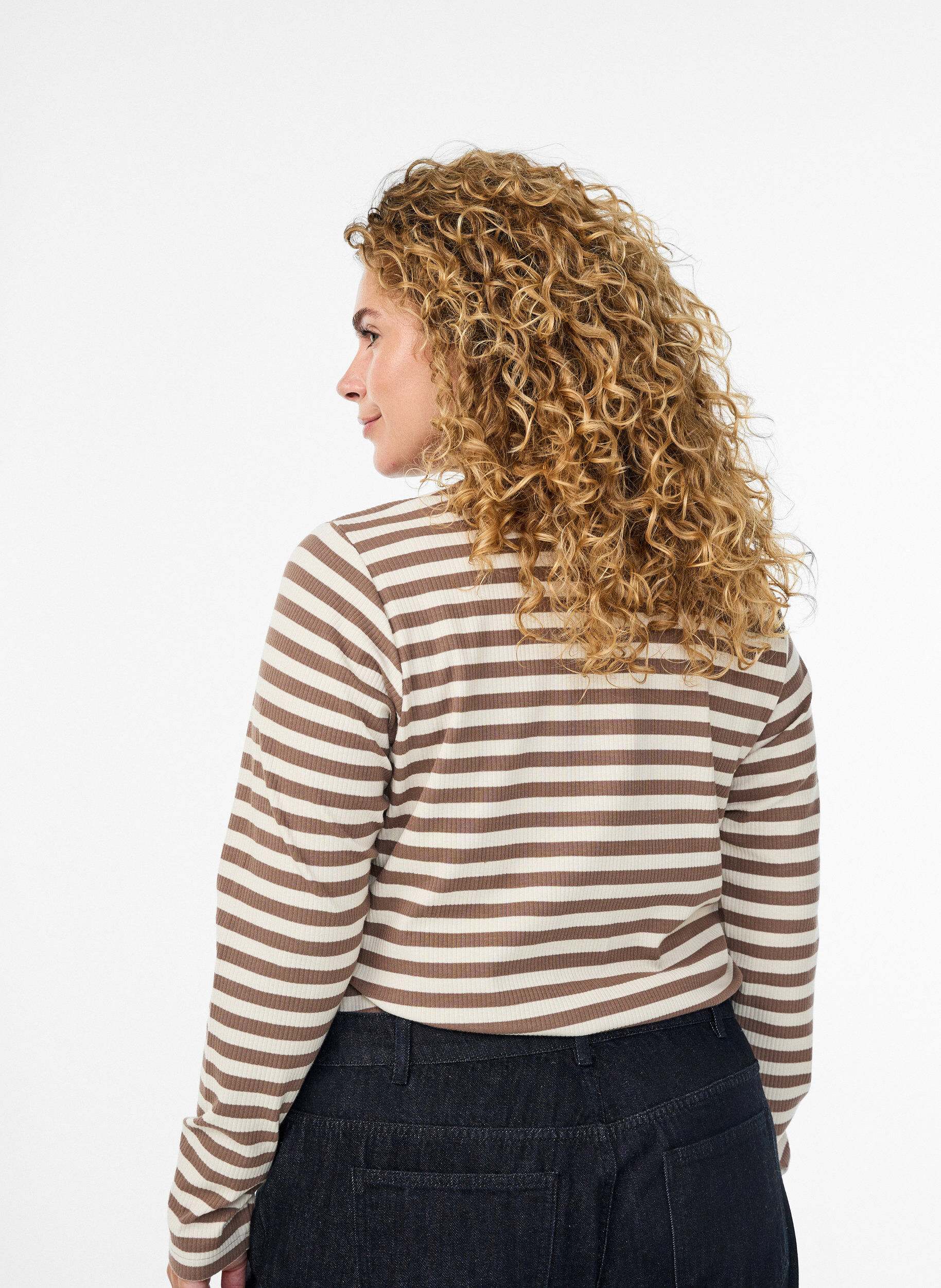 Zizzi Randig jerseyblus med ribbstickad textur, Vanilla, Model image number 2