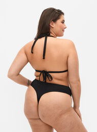Bikinitrosa med string och normal midjehöjd, Black, Model