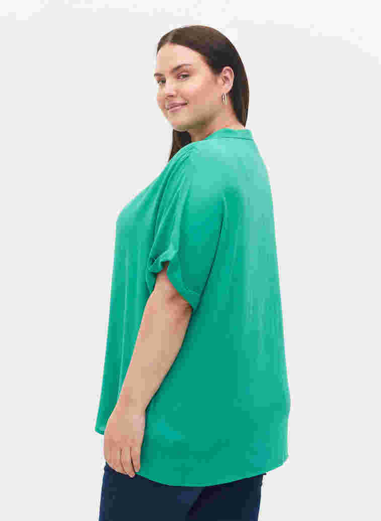 Kortärmad viskosskjorta med v-ringning, Holly Green, Model image number 1