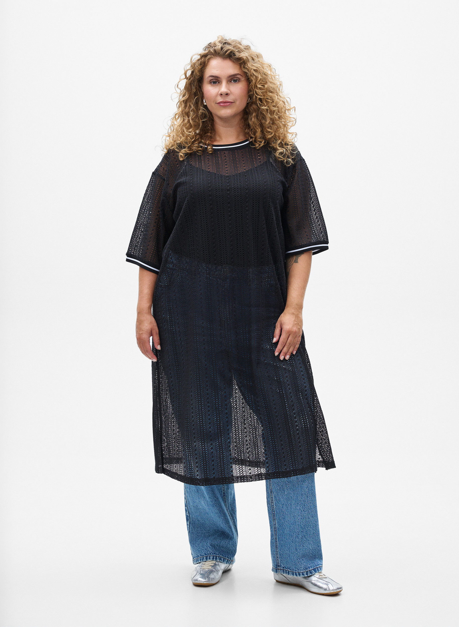 Midikl&auml;nning med h&aring;lm&ouml;nster och korta &auml;rmar, Svart, Model