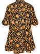 Blommig kl&auml;nning i bomull med volangdetaljer och en l&ouml;s a-linjeformad passform, Orange, Packshot image number 0