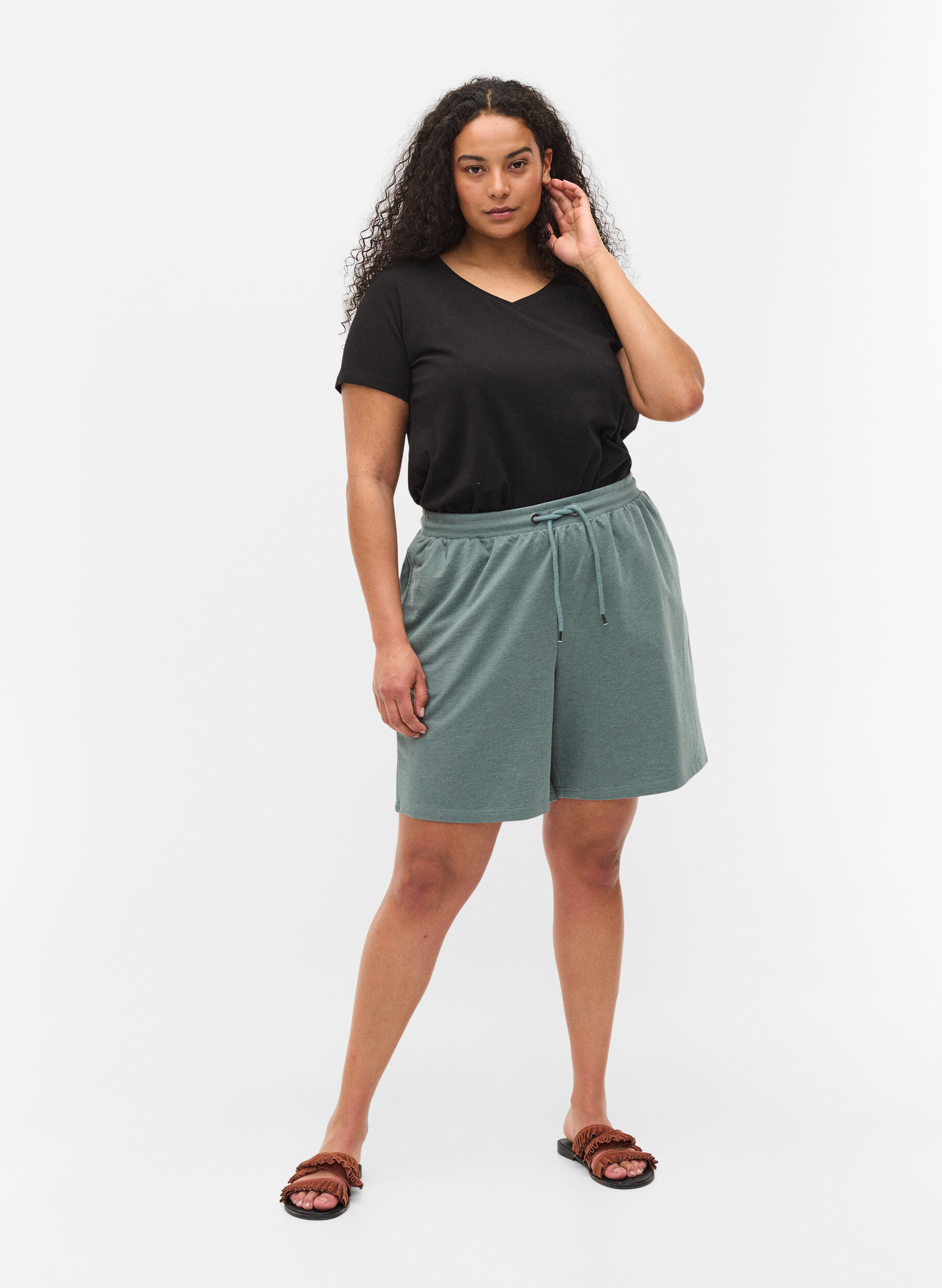 Zizzi Basis t-shirt, Svart, Model image number 1