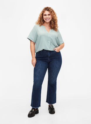 Ellen bootcut jeans med rå kant, Blue denim, Model image number 0